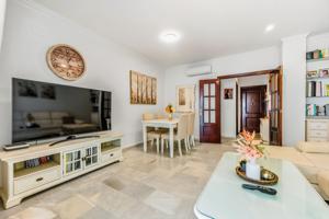 Exclusivo Piso en el Corazón de Chiclana de la Frontera 🏡✨ photo 0