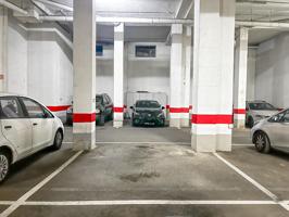 Plaza de Garaje para Coche en Venta en Ensanche Diputación photo 0