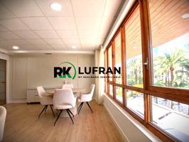 DESPACHO EN EXPLANADA DE ESPAÑA - PUERTO DEPORTIVO photo 0