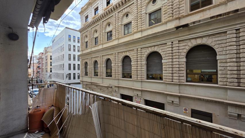 PISO EN VENTA PARA REFORMAR EN CENTRO TRADICIONAL ALICANTE photo 0