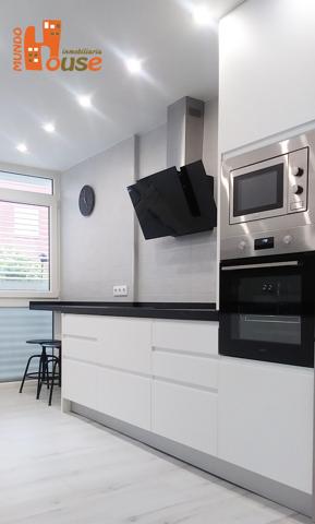 Piso de 3 dormitorios reformado en Urbanización El Parque photo 0