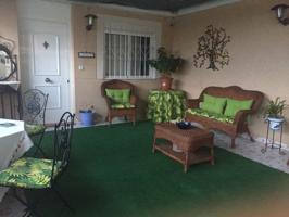 Chalet a 30 metros de la playa de 2 plantas con posibilidad de hacer otro apartamento photo 0