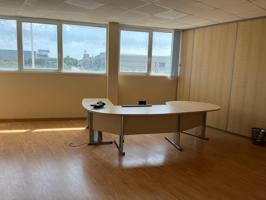 Se alquila oficinas de 300 metros en Finestrat con 3 despachos, sala de juntas, 2 baños y cocina photo 0