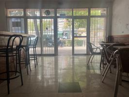 Se vende local comercia montado como bar, con cocina, barra y gran terraza en Benidorm photo 0