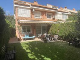 Adosado en venta en Playa de San Juan – 150 m² con jardín, 4 habitaciones, 2 baños y ubicación privilegiada photo 0
