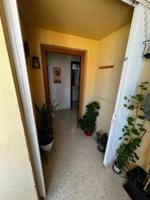 Gran apartamento familiar de 3 dormitorios, 2 baños y parking techado. A 500m de la playa photo 0