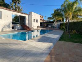 AMPLIO Y BONITO JARDIN CON PISCINA CHALET terreno 1000 metros zona playa San Juan photo 0