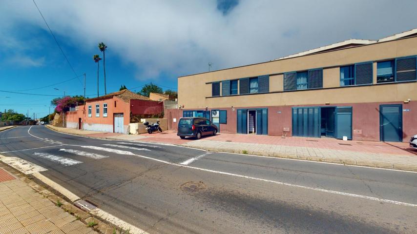 Local multifuncional en Geneto photo 0