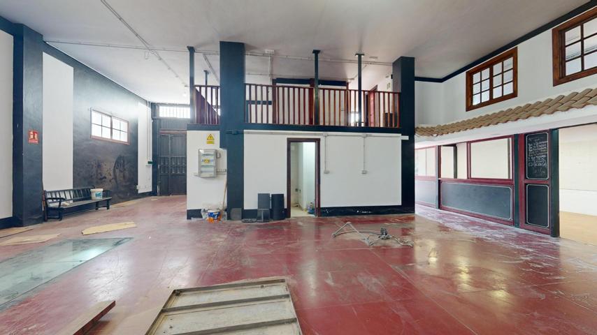 LOCAL COMERCIAL EN GENETO photo 0