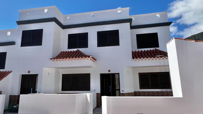 ADOSADOS EN GUIMAR A ESTRENAR!!! photo 0