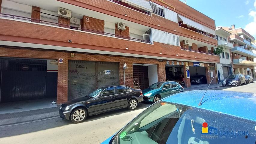 Local de 89 m² para cualquier tipo de negocio en zona de Progrés photo 0