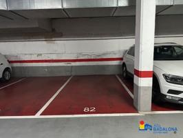 Plaza de Parking en alquiler en Plaça Vaixell Maria Assumpta photo 0