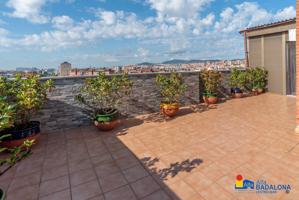 Sobreático en Badalona con terraza de 50 m² y vistas despejadas photo 0