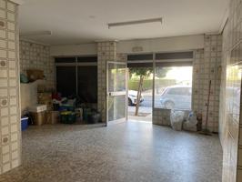 LOCAL COMERCIAL JUNTO A AV. CARLOS III. Incluye uso exclusivo de plaza de garaje photo 0