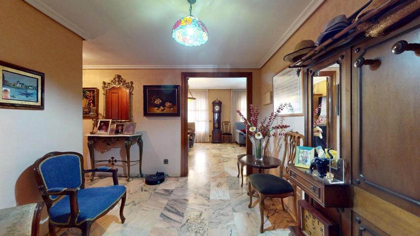 Casa en la Viñuela-Rescatado con piscina propia, 2 pisos, cocheras y mucho más. photo 0