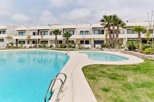 Apartamento con solárium de 2 dormitorios en Torrevieja photo 0
