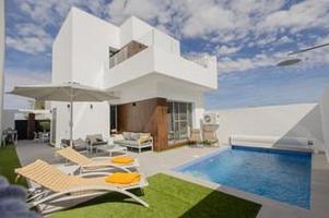 Villa independiente de 3 dormitorios con piscina privada en San Fulgencio photo 0