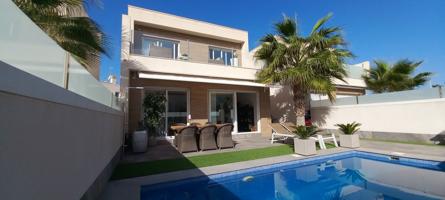 Villa equipada de 3 dormitorios con piscina privada en San Pedro del Pinatar photo 0