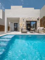 Villa adosada de 3 dormitorios en Villamartín photo 0