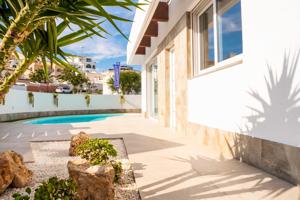 VILLA INDEPENDIENTE CON PISCINA Y JARDIN PRIVADO photo 0