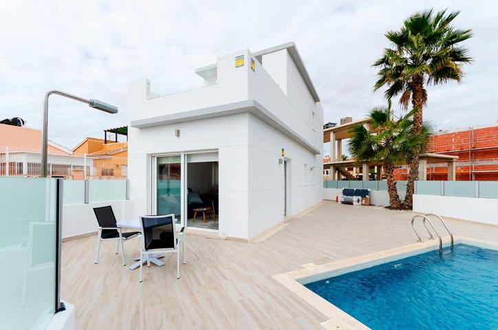 VILLA INDEPENDIENTE CON PISCINA PRIVADA EN TORREVIEJA photo 0