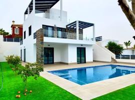 VILLA EN PRIMERA LINEA DE GOLF photo 0