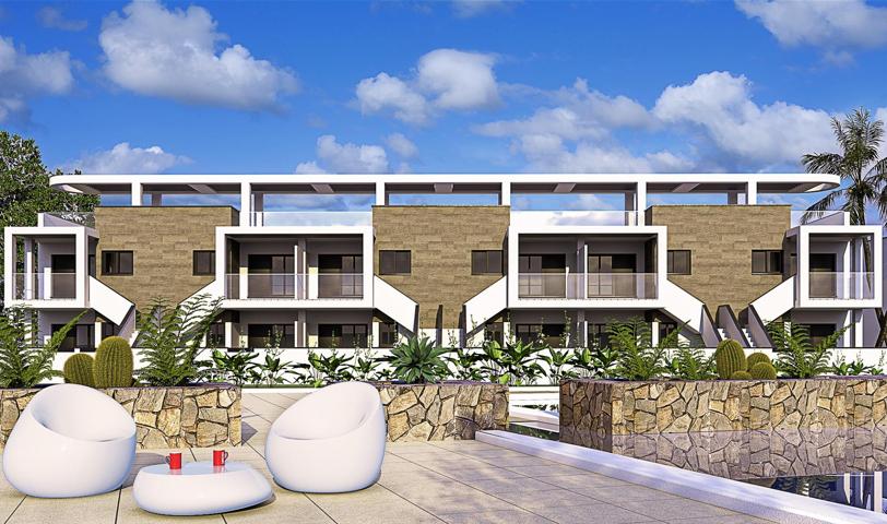 BUNGALOW EN URBANIZACIÓN MIL PALMERAS photo 0