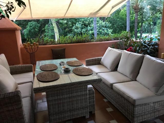 Gran apartamento de tres dormitorios junto al golf. photo 0