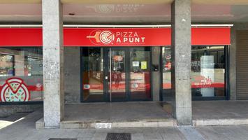 Se traspasa pizzeria en pleno funcionamiento en el centro de Olesa photo 0