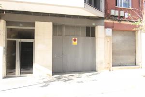 Local de 92 m2 en el centro de Olesa photo 0