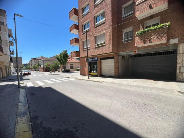 IDEAL INVERSORES. Se vende garaje con 16 plazas de coche alquiladas en la zona del Escorxador. photo 0