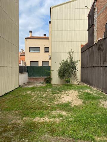 Terreno en venta de 136 m2 en la calle principal de Sant Vicenç de Castellet photo 0