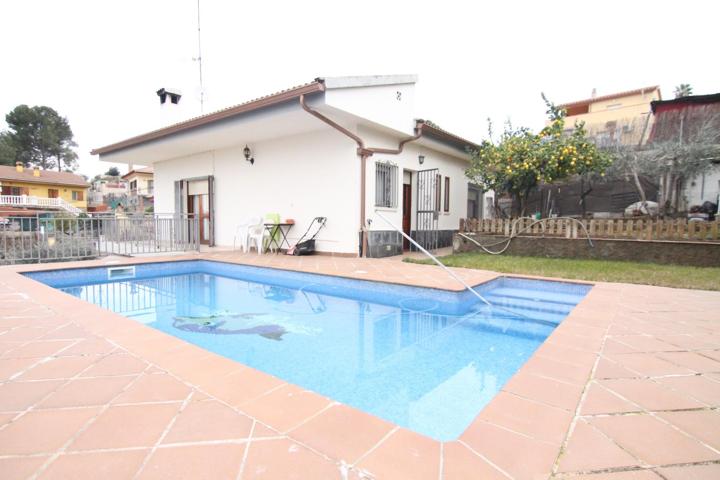 Casa con piscina en Can Villalba photo 0