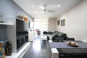 ¡Piso reformado con estilo en pleno centro de Abrera, listo para entrar a vivir! photo 0