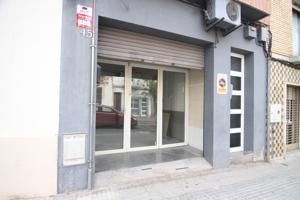 Local comercial de 92 m2 diáfano con vado permanente photo 0
