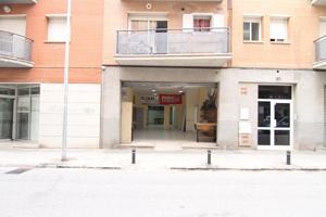 Local de 81 m2 a pie de calle con puerta automática photo 0