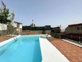 Chalet con piscina, amplia terraza y garaje photo 0