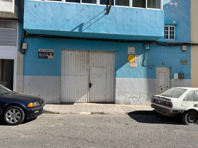 Se vende taller de chapa en Vecindario photo 0