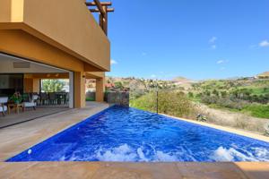 Unifamiliar En venta en El Salobre, San Bartolome De Tirajana photo 0