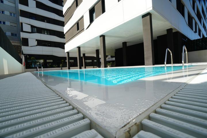 VENDO PISO A ESTRENAR CON PISCINA Y GIMNASIO photo 0