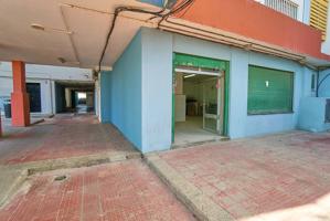 Local comercial diáfano junto a Farmacia photo 0