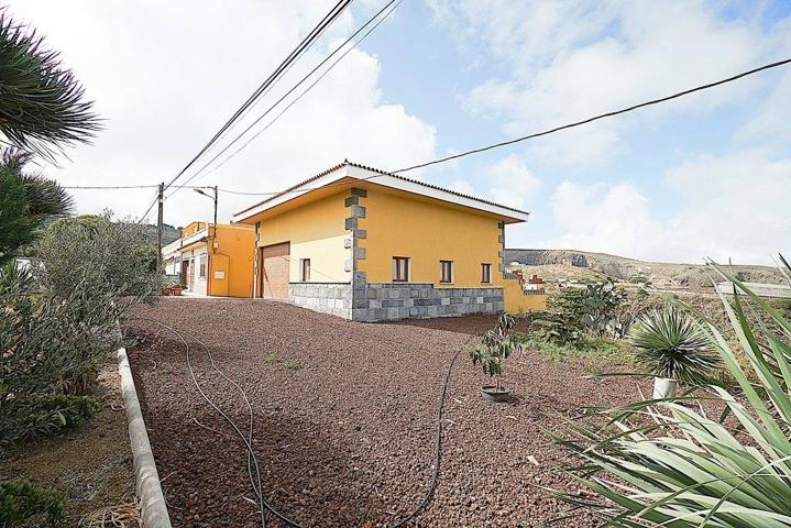 Casa en construcción con terreno en Santa María de Guía photo 0