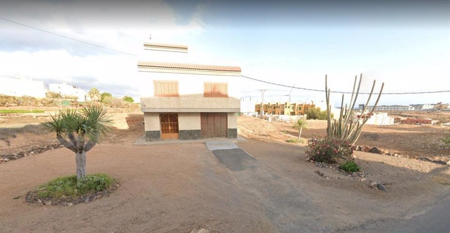 Se vende casa con 6.000 m2 de parcela urbanizable en El Calero photo 0