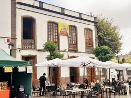 Edificio mixto en Teror frente a la Basílica Nuestra Señora del Pino. photo 0