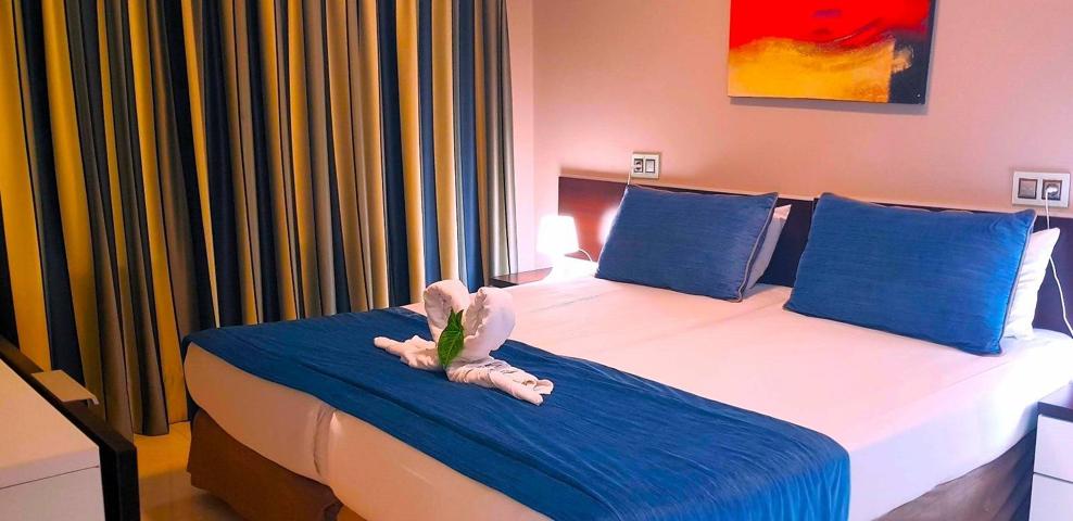 Complejo de 46 Apartamentos en Playa de Amadores -Puerto Rico-Mogan photo 0