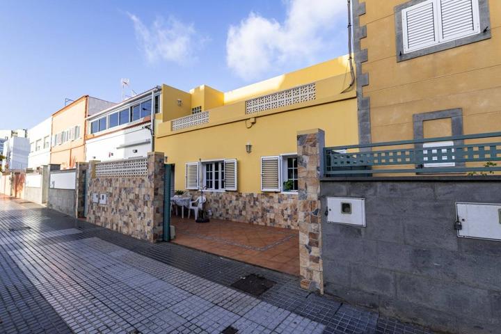 Casa Terrera en Altavista con terraza y garaje. Para entrar a vivir photo 0