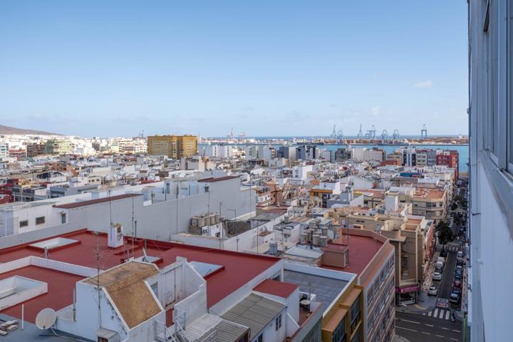 ¡Imagina vivir en el corazón de la ciudad con vistas panorámicas a la bahía! photo 0