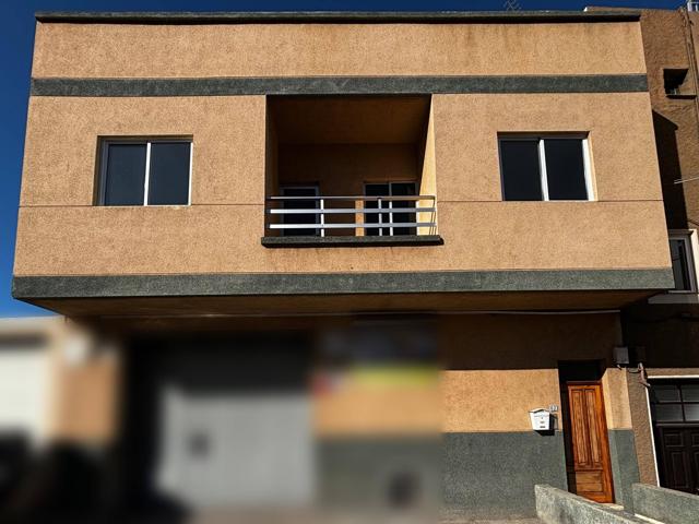 Amplia Vivienda en el centro de Güímar photo 0