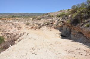 Oportunidad única: amplio terreno en El Escobonal con cuevas, estanques y espectaculares vistas photo 0