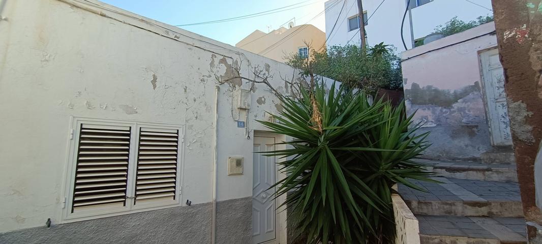 Solar con vivienda para reformar photo 0